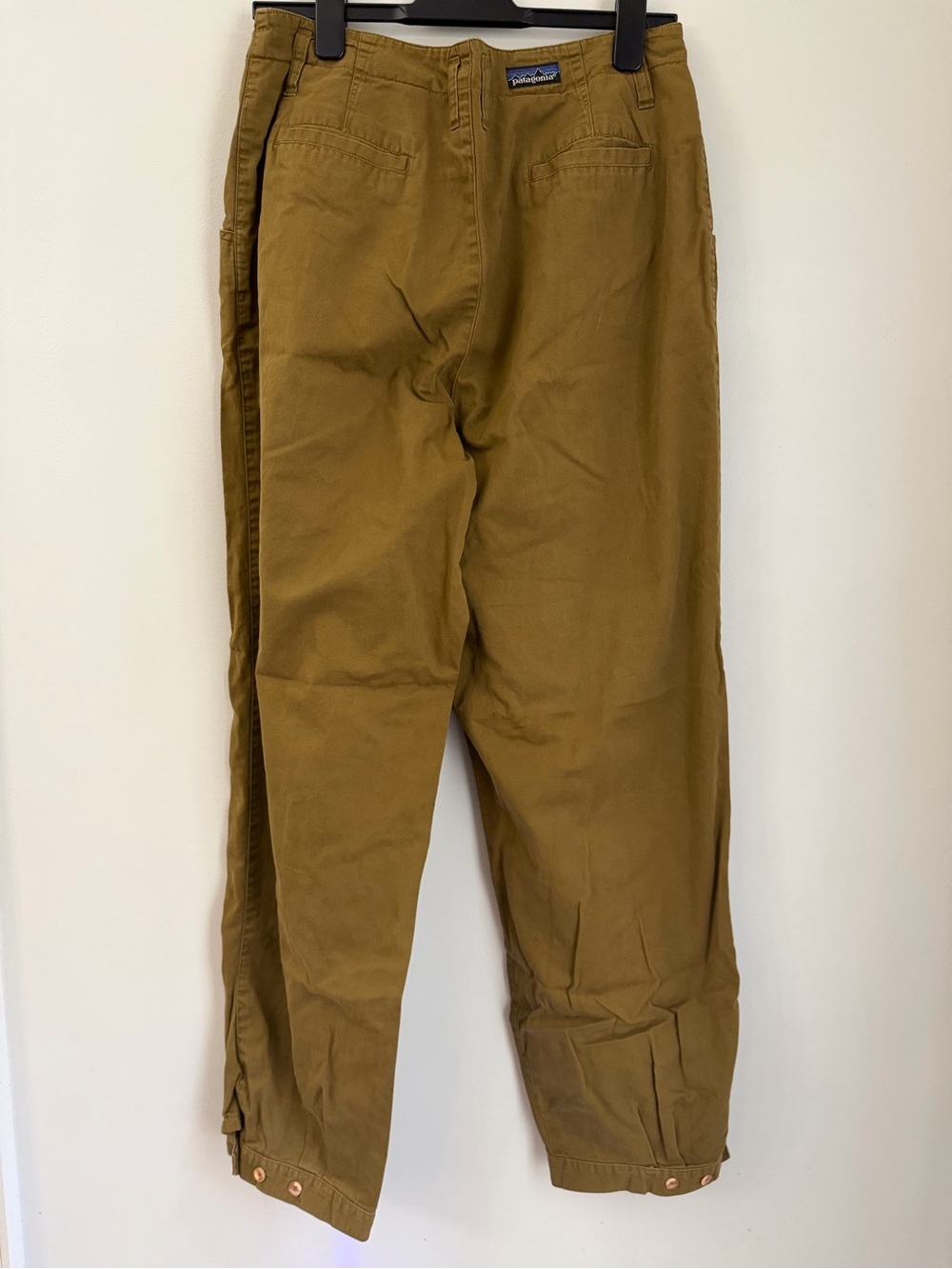 Patagonia Women’s Cotton Baggy Tapered Button Cuff Hiking Pants Brown Sz16
#B655 - Picture 2 of 10